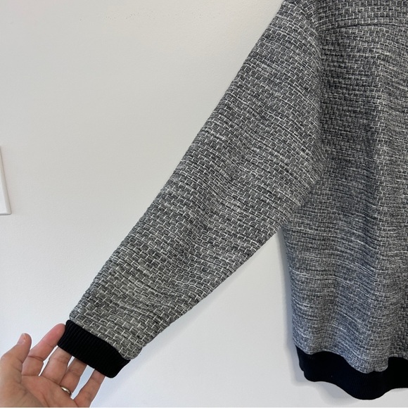 Banana Republic Quilted Gray and Black Women's Sweater size Small Oversized long - Picture 5 of 8